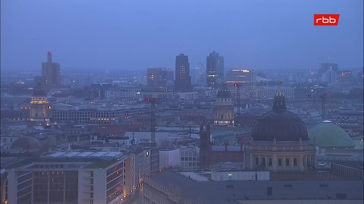 Archiv Foto Webcam Berlin: Rotes Rathaus und Berliner Dom