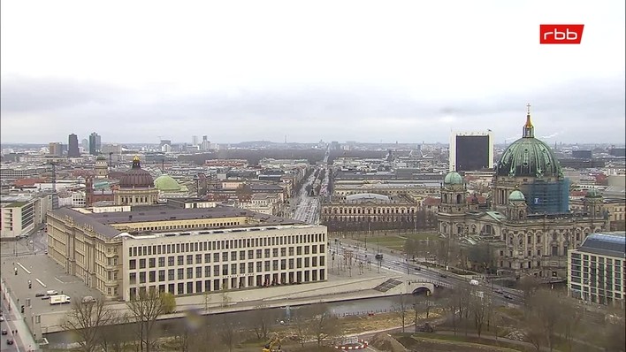 Archiv Foto Webcam Berlin: Rotes Rathaus und Berliner Dom