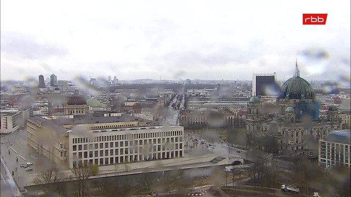 Archiv Foto Webcam Berlin: Rotes Rathaus und Berliner Dom
