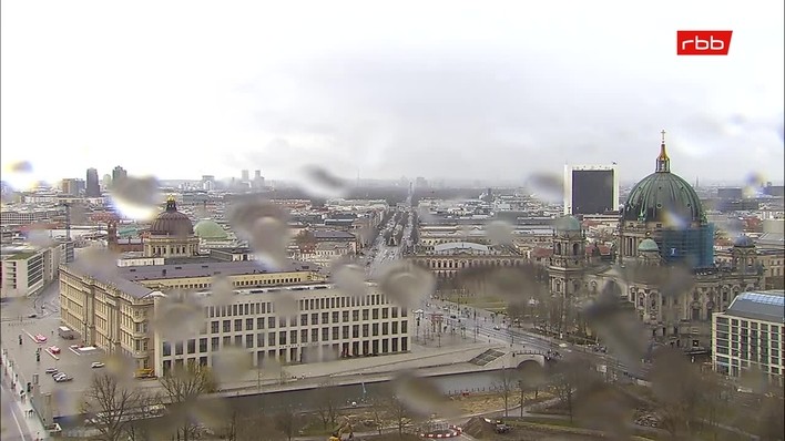 Archiv Foto Webcam Berlin: Rotes Rathaus und Berliner Dom