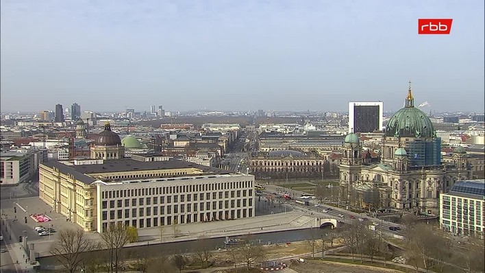 Archiv Foto Webcam Berlin: Rotes Rathaus und Berliner Dom