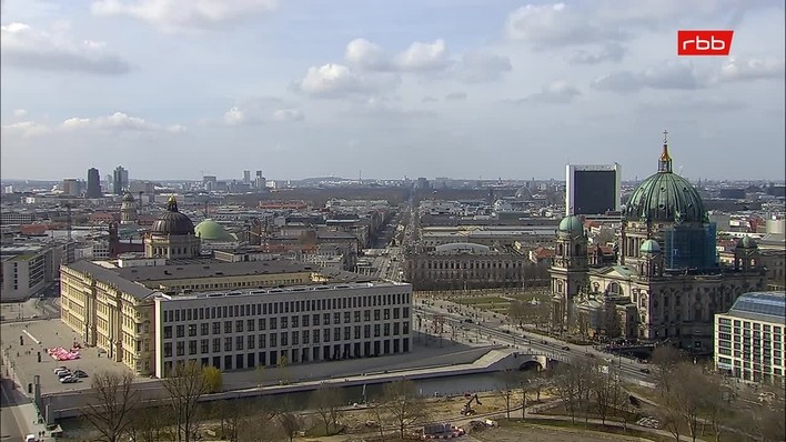 Archiv Foto Webcam Berlin: Rotes Rathaus und Berliner Dom