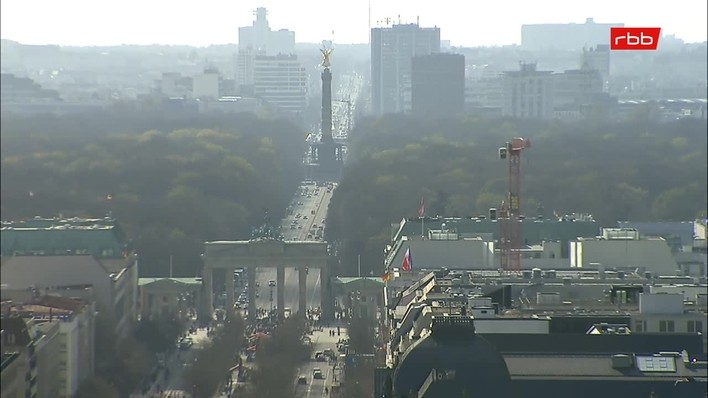 Archiv Foto Webcam Berlin: Rotes Rathaus und Berliner Dom