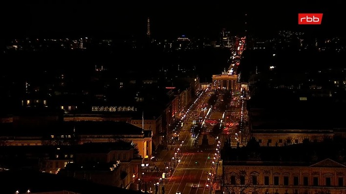 Archiv Foto Webcam Berlin: Rotes Rathaus und Berliner Dom