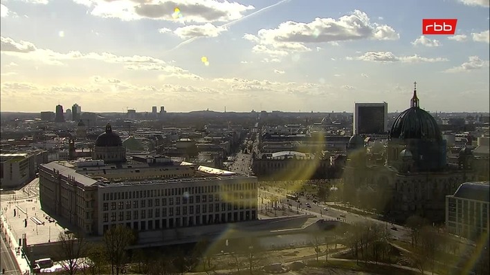 Archiv Foto Webcam Berlin: Rotes Rathaus und Berliner Dom
