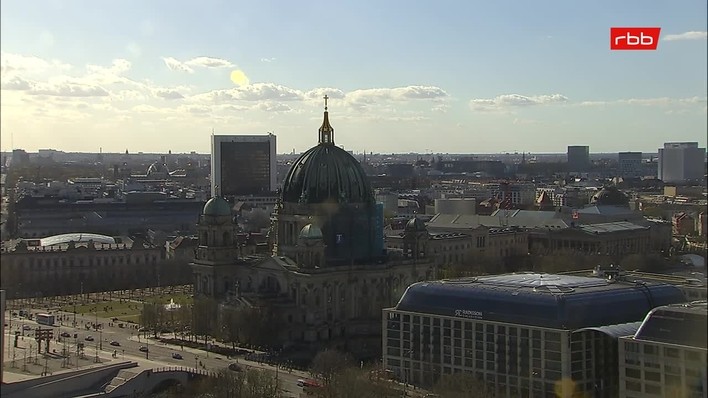Archiv Foto Webcam Berlin: Rotes Rathaus und Berliner Dom