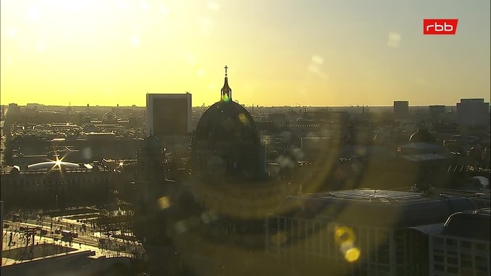 Archiv Foto Webcam Berlin: Rotes Rathaus und Berliner Dom
