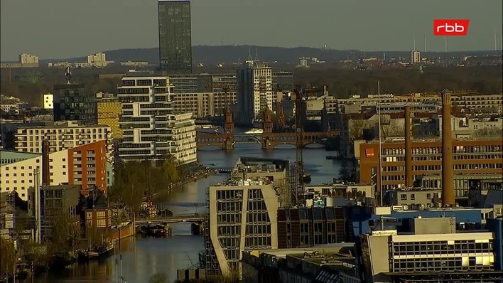 Archiv Foto Webcam Berlin: Rotes Rathaus und Berliner Dom