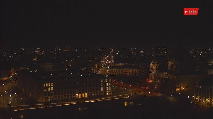 Archiv Foto Webcam Berlin: Rotes Rathaus und Berliner Dom
