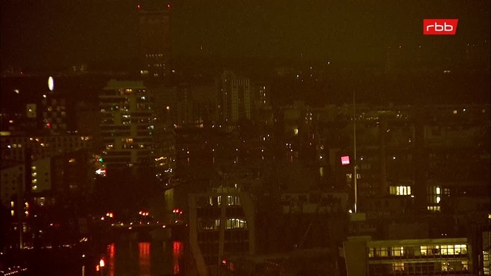 Archiv Foto Webcam Berlin: Rotes Rathaus und Berliner Dom