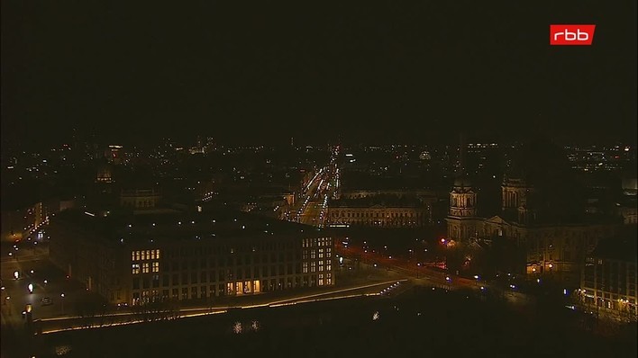 Archiv Foto Webcam Berlin: Rotes Rathaus und Berliner Dom