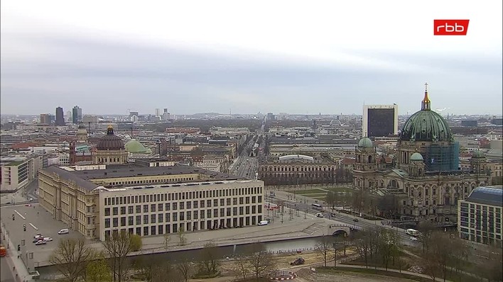Archiv Foto Webcam Berlin: Rotes Rathaus und Berliner Dom