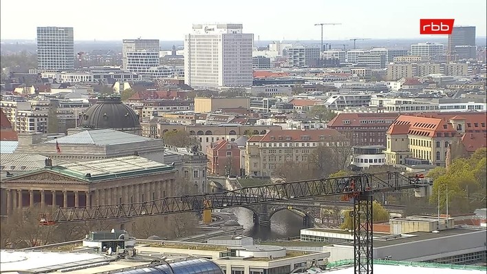 Archiv Foto Webcam Berlin: Rotes Rathaus und Berliner Dom