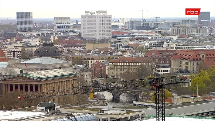 Archiv Foto Webcam Berlin: Rotes Rathaus und Berliner Dom