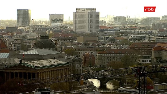 Archiv Foto Webcam Berlin: Rotes Rathaus und Berliner Dom