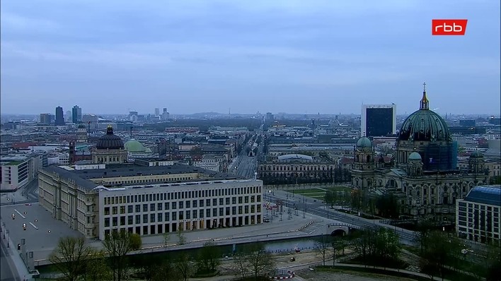 Archiv Foto Webcam Berlin: Rotes Rathaus und Berliner Dom