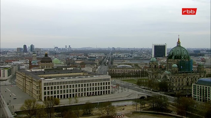 Archiv Foto Webcam Berlin: Rotes Rathaus und Berliner Dom