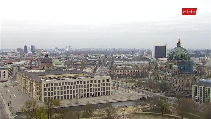 Archiv Foto Webcam Berlin: Rotes Rathaus und Berliner Dom