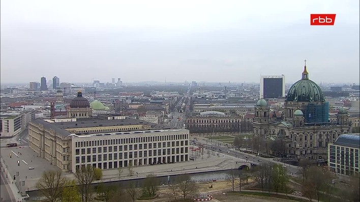 Archiv Foto Webcam Berlin: Rotes Rathaus und Berliner Dom