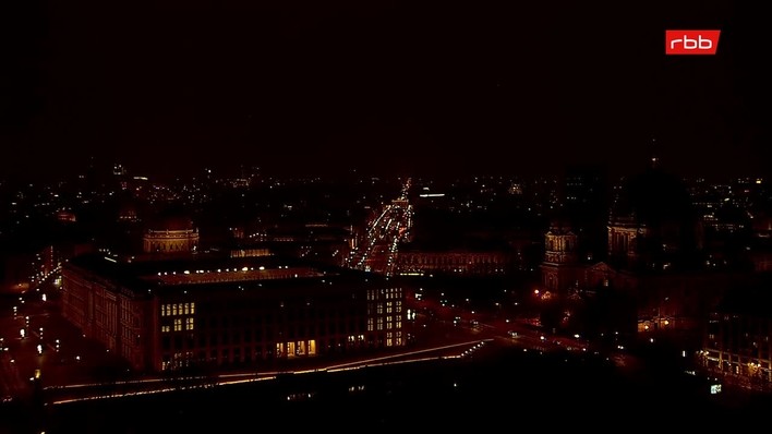 Archiv Foto Webcam Berlin: Rotes Rathaus und Berliner Dom