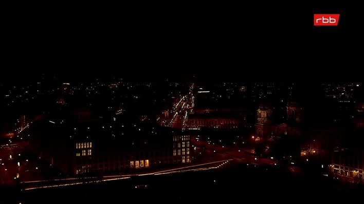 Archiv Foto Webcam Berlin: Rotes Rathaus und Berliner Dom