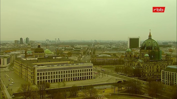 Archiv Foto Webcam Berlin: Rotes Rathaus und Berliner Dom