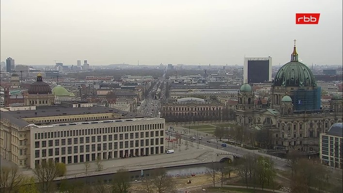Archiv Foto Webcam Berlin: Rotes Rathaus und Berliner Dom