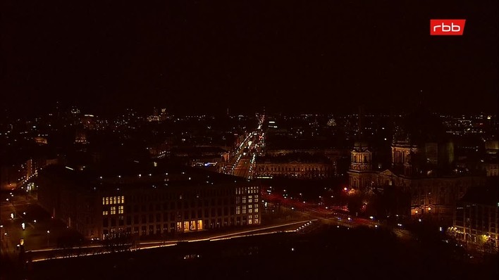 Archiv Foto Webcam Berlin: Rotes Rathaus und Berliner Dom