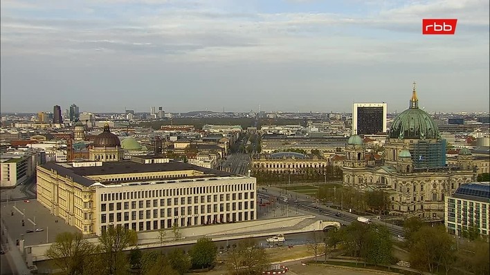 Archiv Foto Webcam Berlin: Rotes Rathaus und Berliner Dom