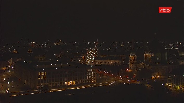 Archiv Foto Webcam Berlin: Rotes Rathaus und Berliner Dom