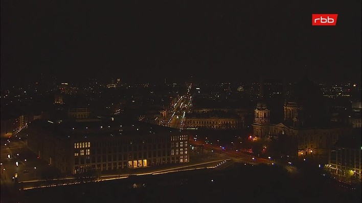 Archiv Foto Webcam Berlin: Rotes Rathaus und Berliner Dom