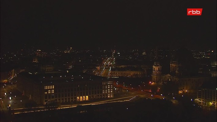 Archiv Foto Webcam Berlin: Rotes Rathaus und Berliner Dom