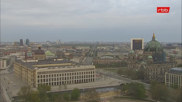 Archiv Foto Webcam Berlin: Rotes Rathaus und Berliner Dom