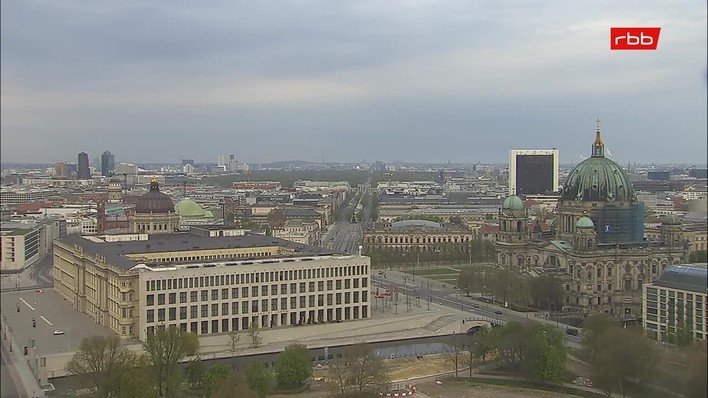 Archiv Foto Webcam Berlin: Rotes Rathaus und Berliner Dom