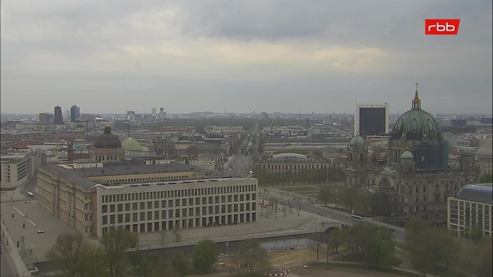 Archiv Foto Webcam Berlin: Rotes Rathaus und Berliner Dom