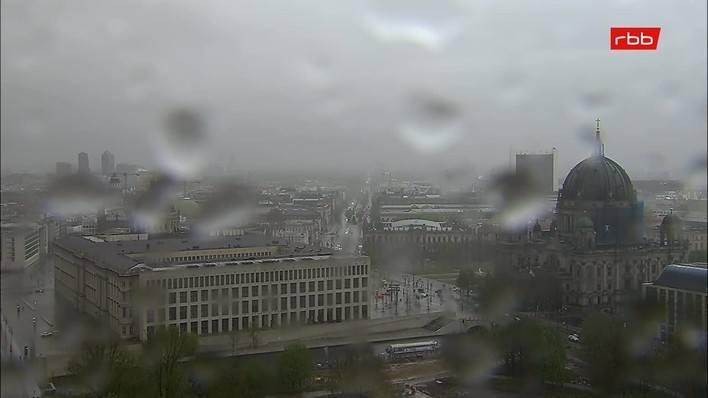 Archiv Foto Webcam Berlin: Rotes Rathaus und Berliner Dom