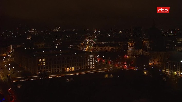Archiv Foto Webcam Berlin: Rotes Rathaus und Berliner Dom