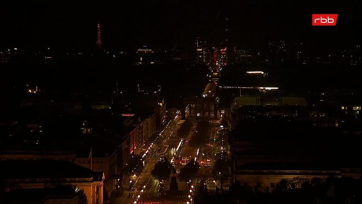 Archiv Foto Webcam Berlin: Rotes Rathaus und Berliner Dom