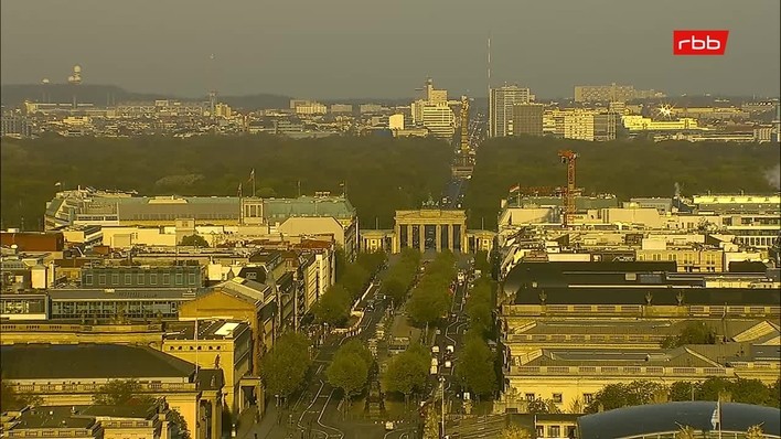 Archiv Foto Webcam Berlin: Rotes Rathaus und Berliner Dom