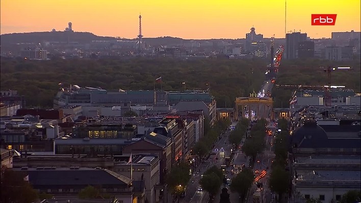Archiv Foto Webcam Berlin: Rotes Rathaus und Berliner Dom