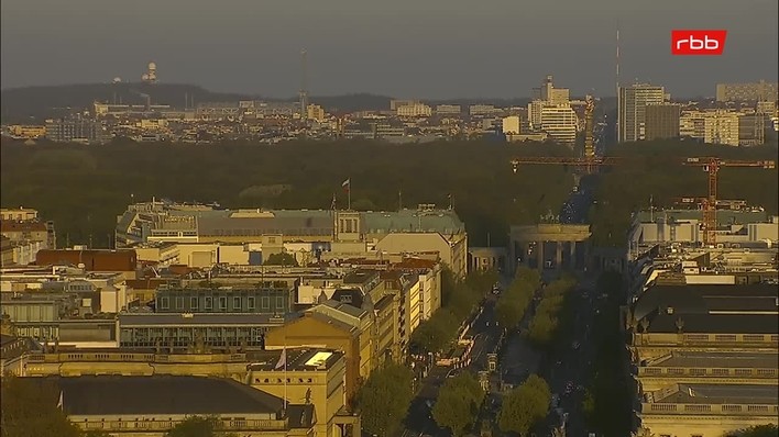 Archiv Foto Webcam Berlin: Rotes Rathaus und Berliner Dom