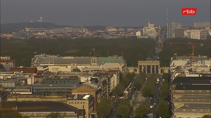 Archiv Foto Webcam Berlin: Rotes Rathaus und Berliner Dom