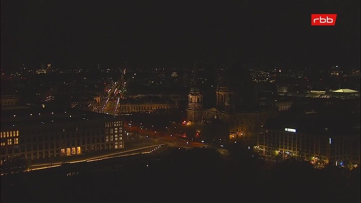 Archiv Foto Webcam Berlin: Rotes Rathaus und Berliner Dom
