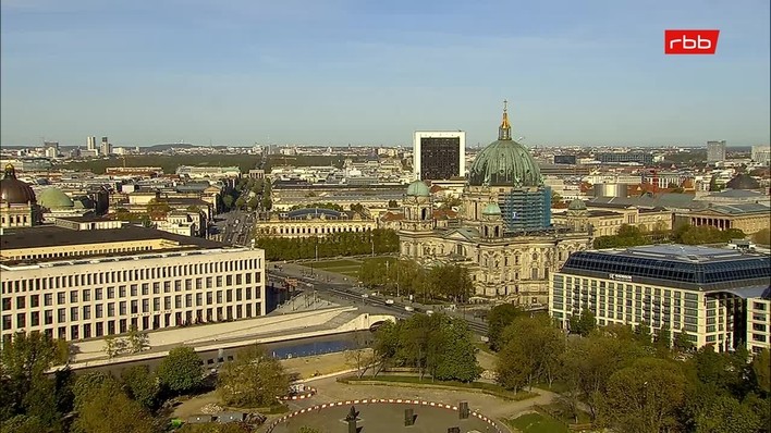 Archiv Foto Webcam Berlin: Rotes Rathaus und Berliner Dom