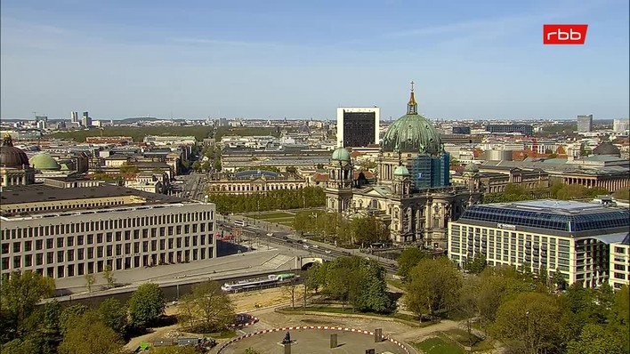 Archiv Foto Webcam Berlin: Rotes Rathaus und Berliner Dom