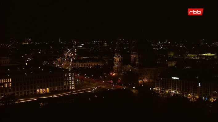 Archiv Foto Webcam Berlin: Rotes Rathaus und Berliner Dom