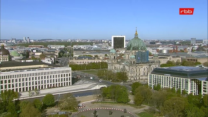 Archiv Foto Webcam Berlin: Rotes Rathaus und Berliner Dom