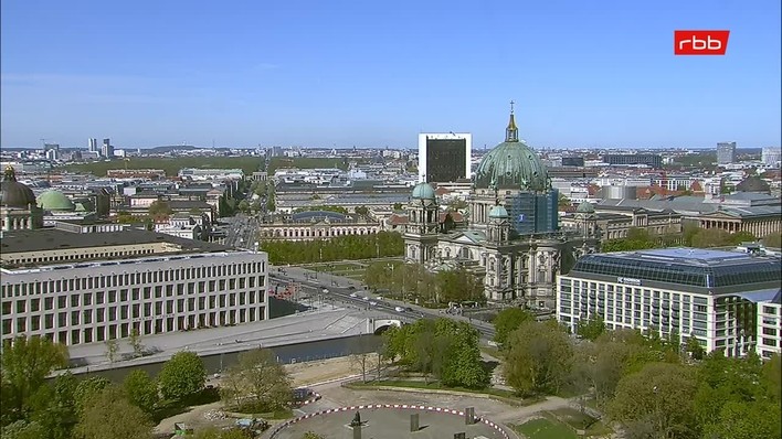 Archiv Foto Webcam Berlin: Rotes Rathaus und Berliner Dom