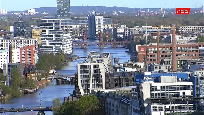 Archiv Foto Webcam Berlin: Rotes Rathaus und Berliner Dom