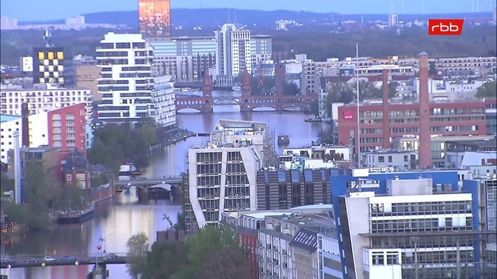 Archiv Foto Webcam Berlin: Rotes Rathaus und Berliner Dom
